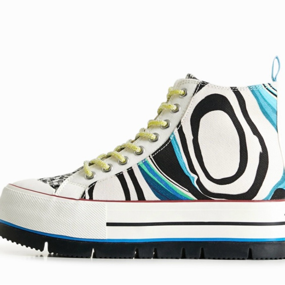 Stylish High-Top Sneakers - Black and Blue
